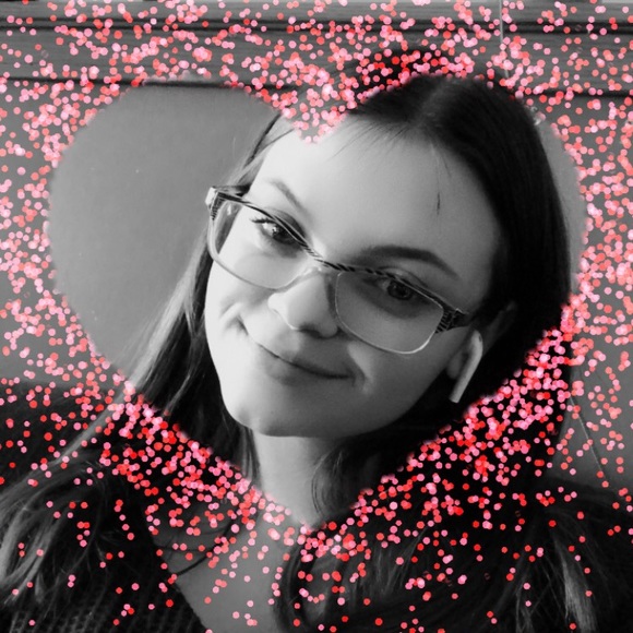 Meet your Posher, Paige - Picture 1 of 1